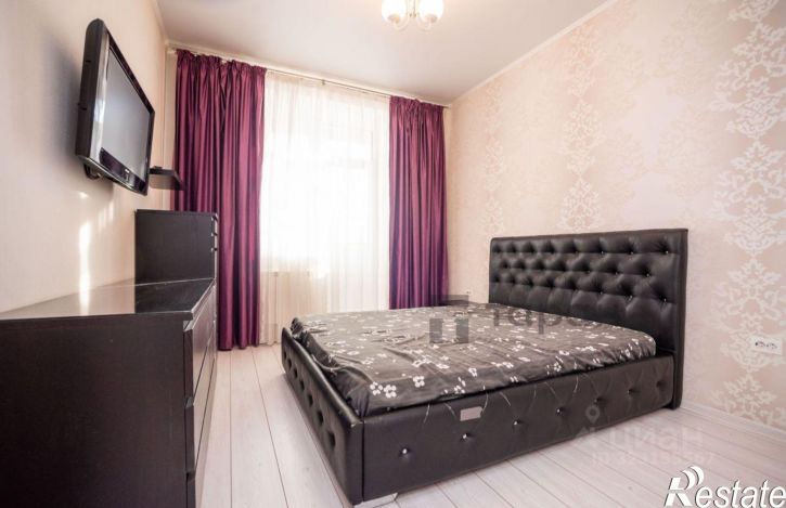 2-комн квартира пр-кт Победы, 215,  д. 215