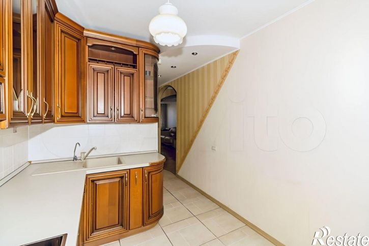 4-комн квартира улица Захаренко, 5,  д. 5