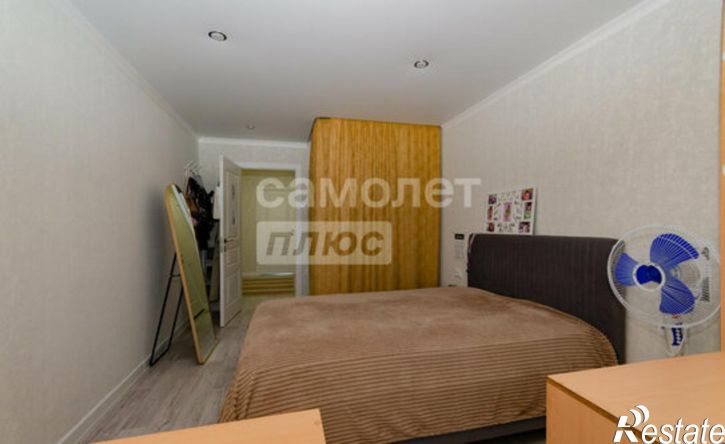 3-комн квартира ул Захаренко, 15,  д. 15