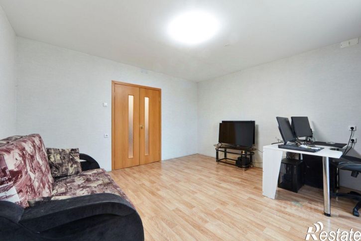 2-комн квартира улица Генерала Мартынова, 14,  д. 14