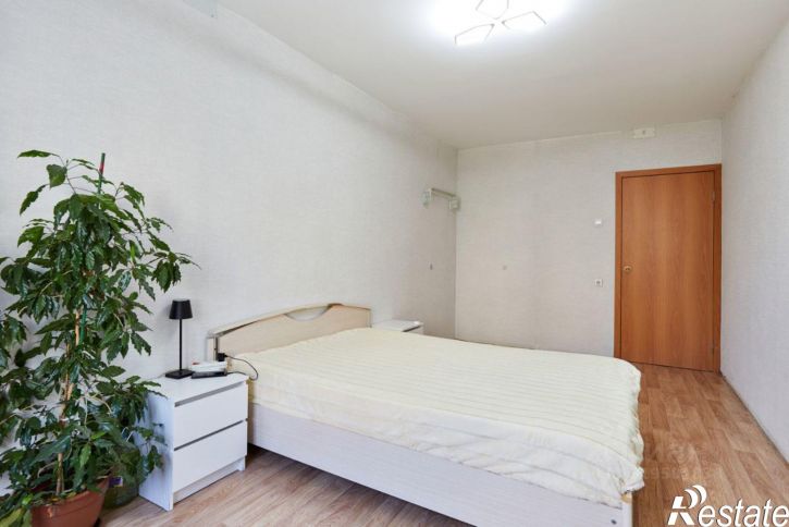 2-комн квартира улица Генерала Мартынова, 14,  д. 14