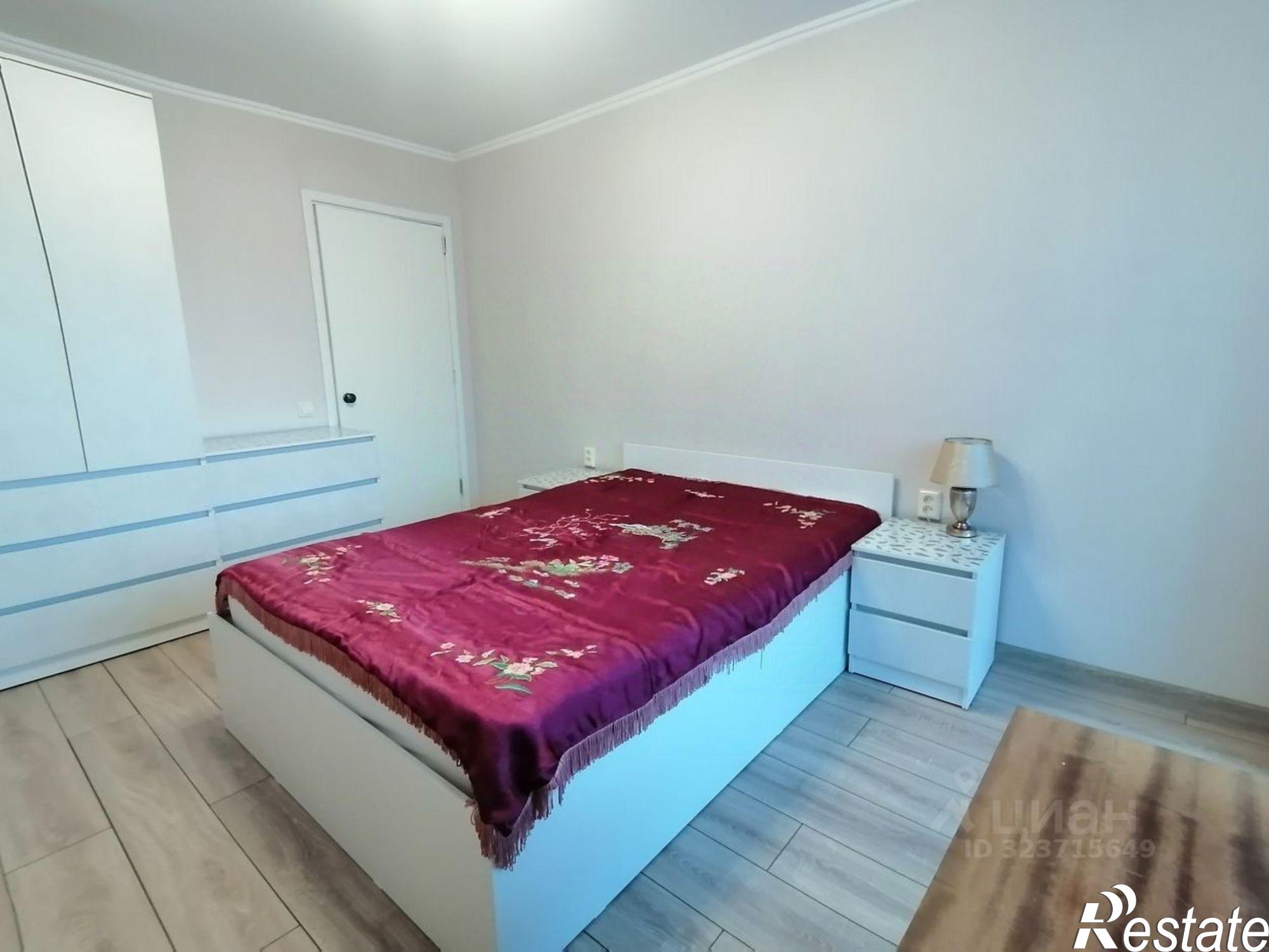 Сдать квартиру за 25 000 рублей на проспект Победы, 166Б