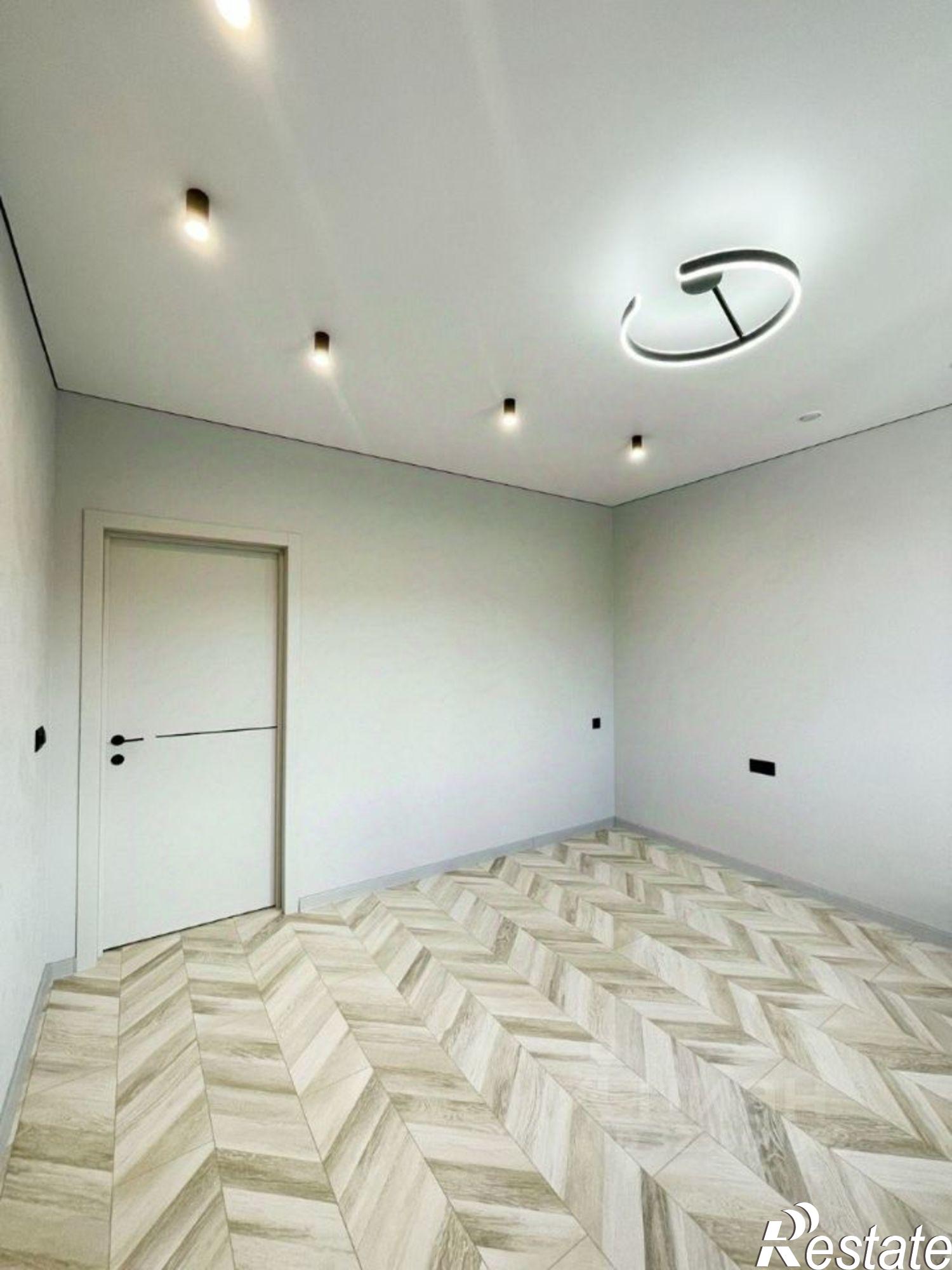 Купить квартиру за 10 990 000 рублей на улица Братьев Кашириных, 46