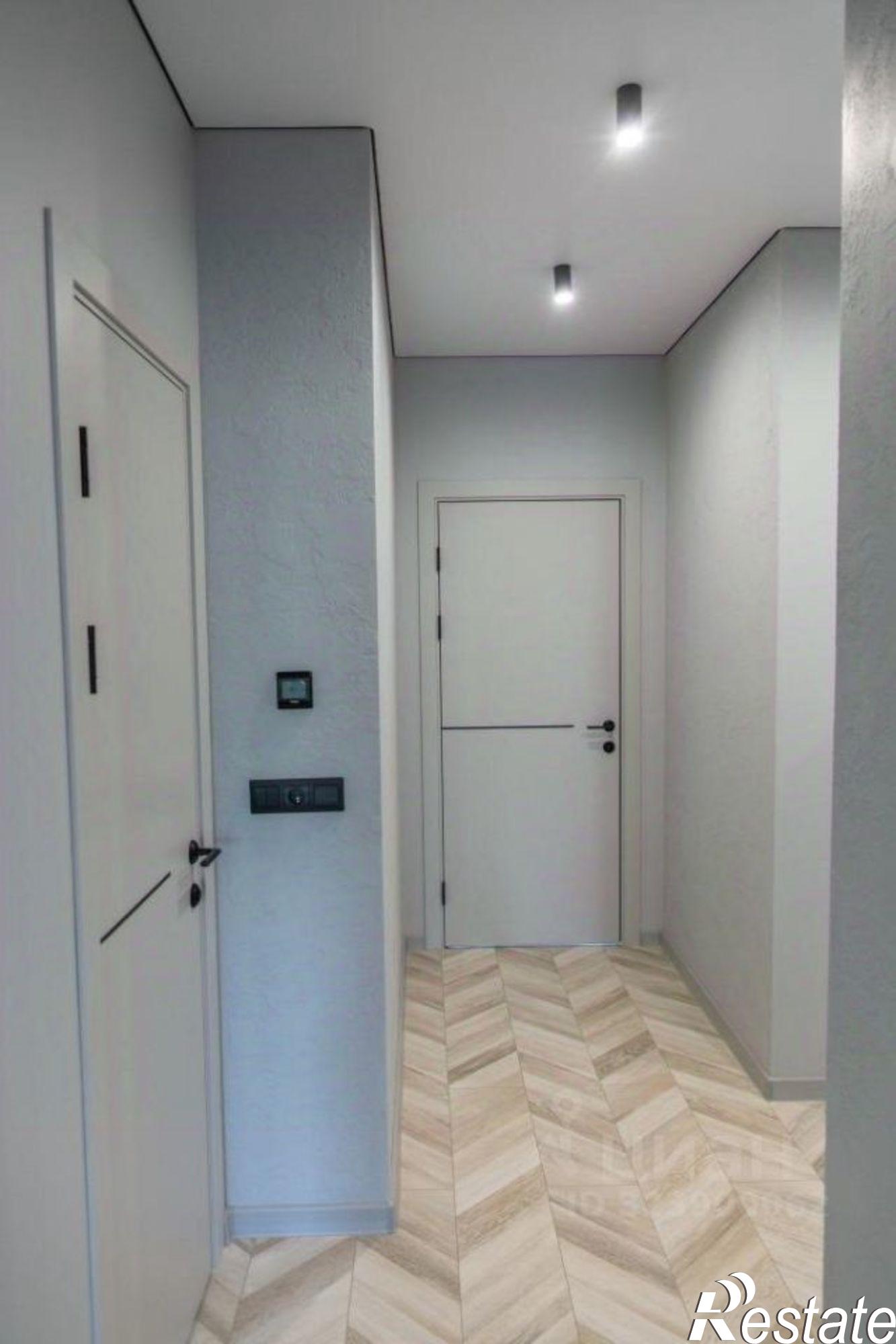 Купить квартиру за 10 990 000 рублей на улица Братьев Кашириных, 46