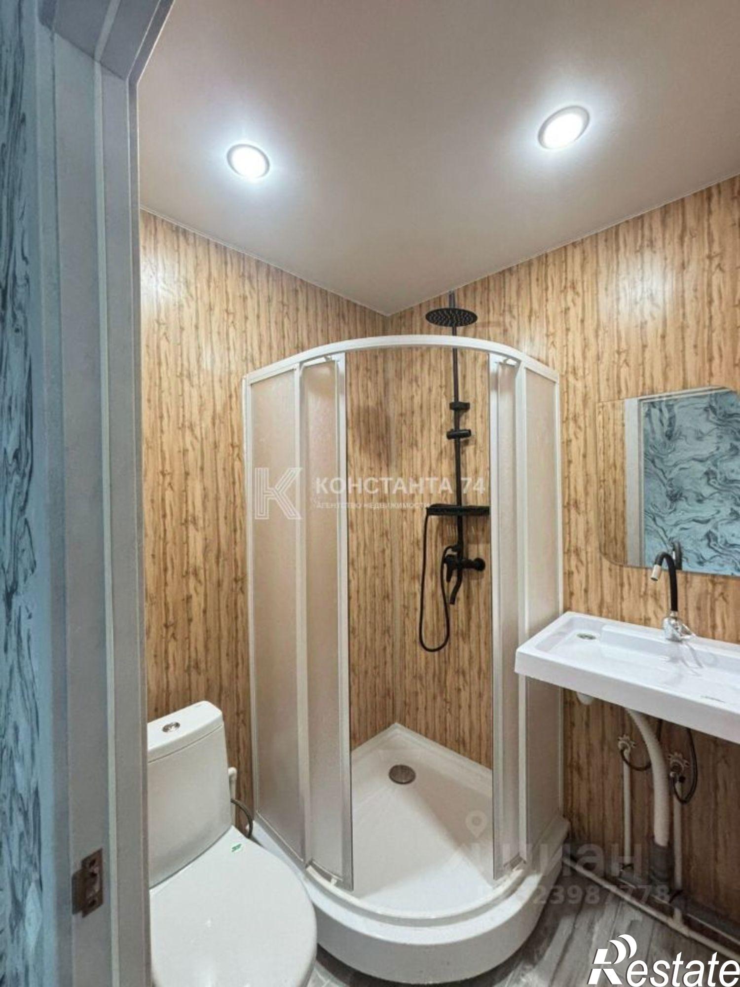 Купить комнату за 1 800 000 рублей на улица 40-летия Октября, 18