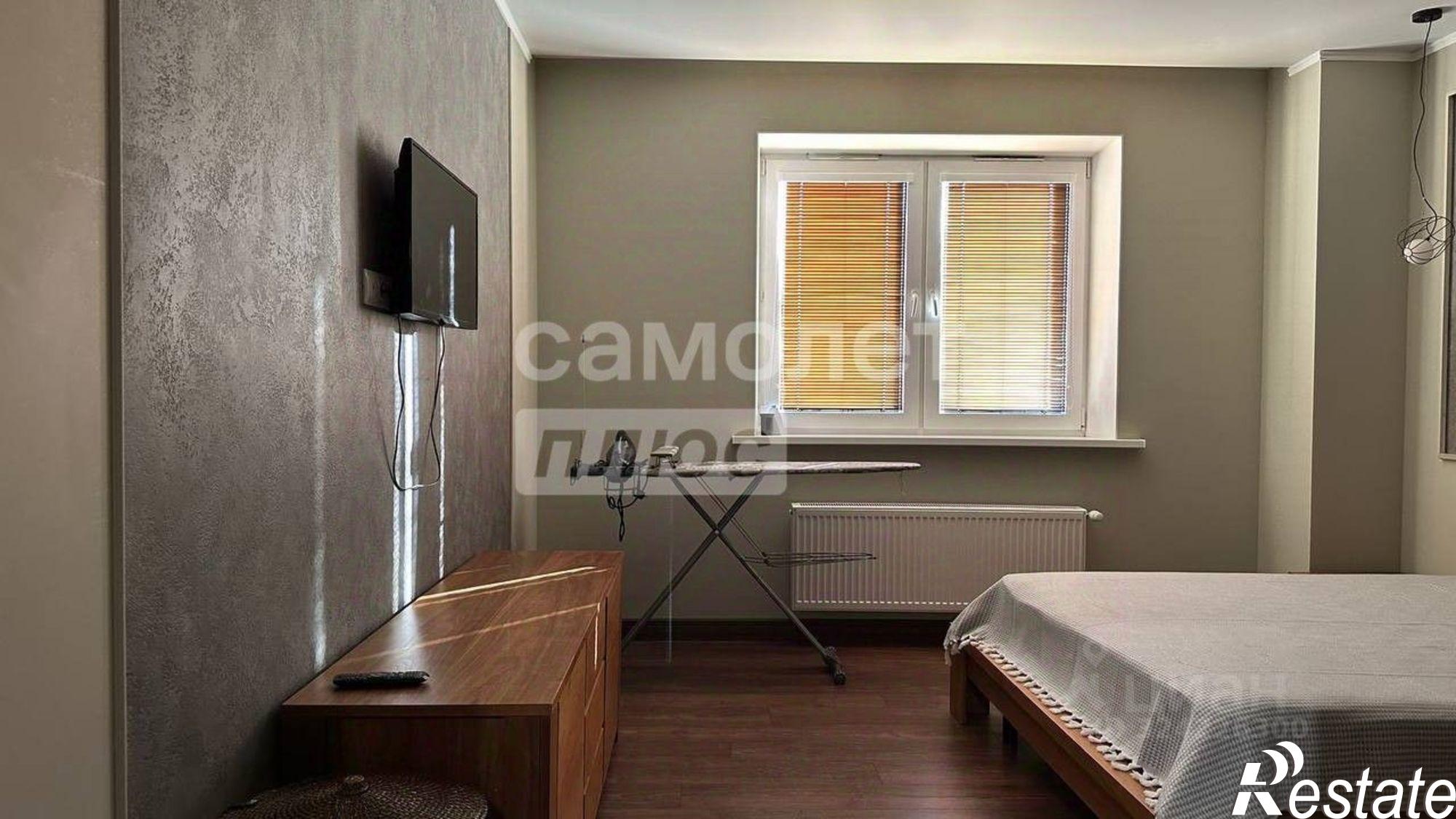 Сдать квартиру за 80 000 рублей на проспект Родионова, 17