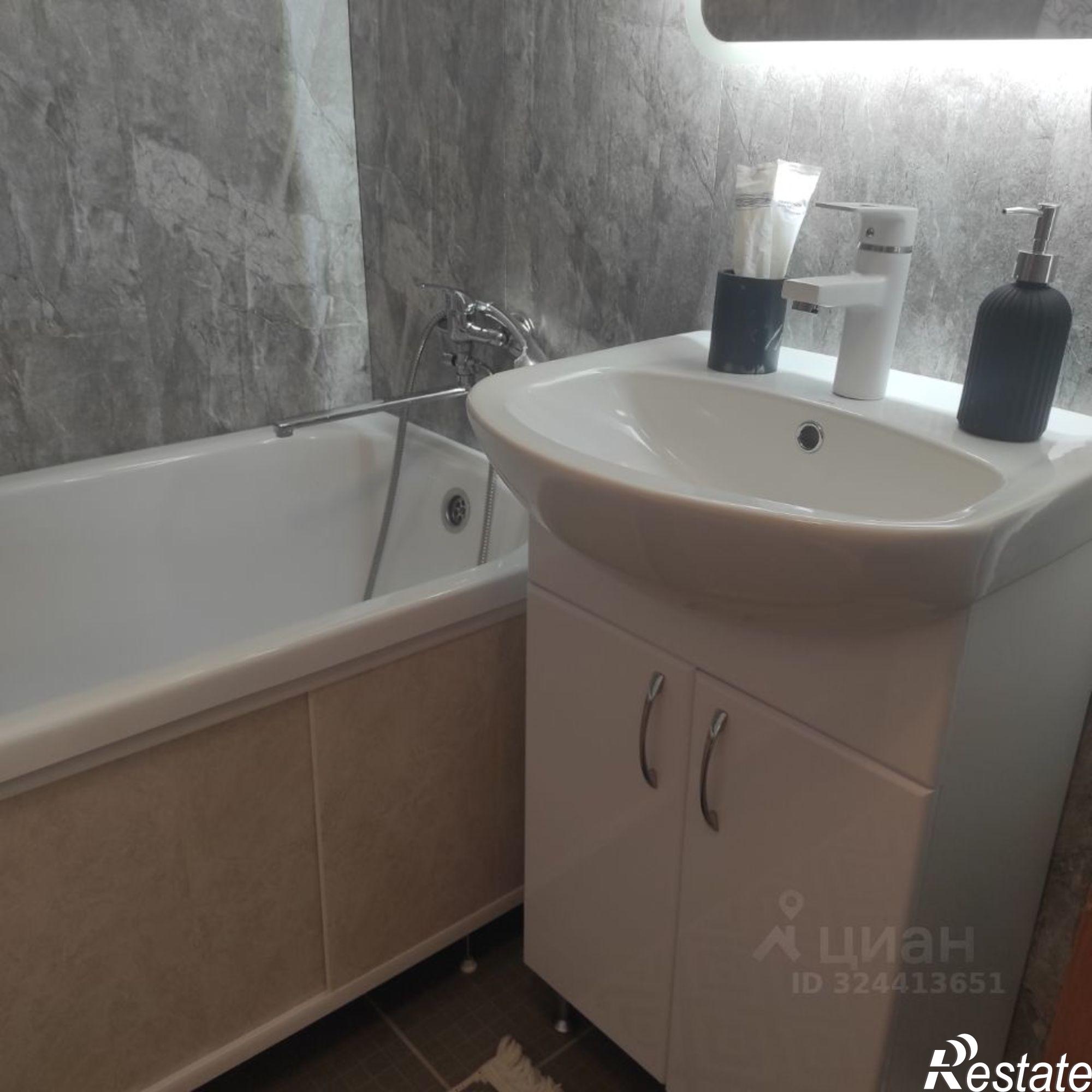 Сдать квартиру за 28 000 рублей на ул Эльтонская 2-я, 61Б