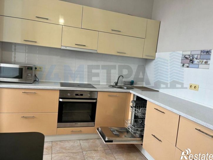 1-комн квартира Братьев Кашириных ул, 164