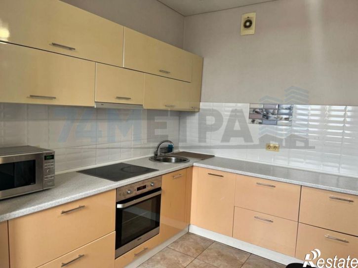 1-комн квартира Братьев Кашириных ул, 164