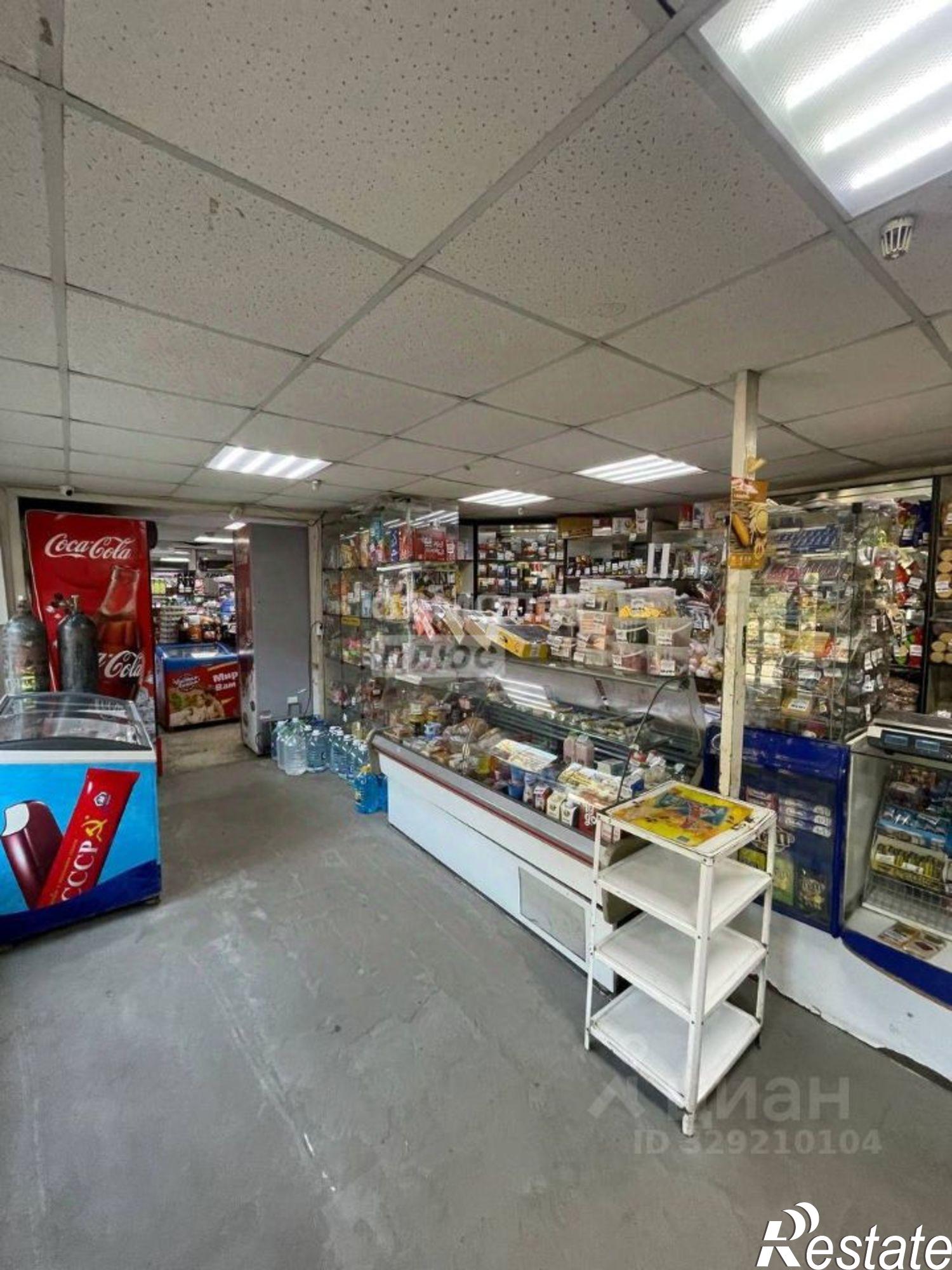 Купить торговое помещение за 8 461 180 рублей на ул Комарова, 131А