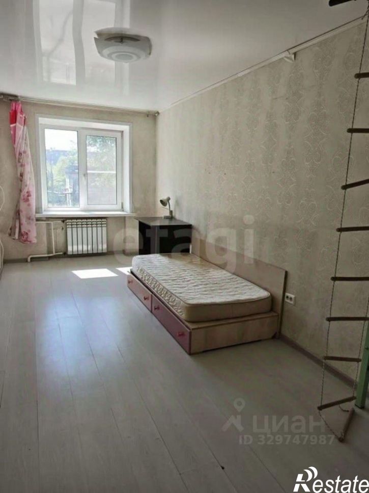 3-комн квартира улица Постышева, 6,  д. 6
