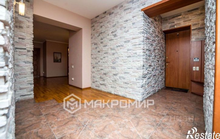 5-комн квартира улица Энгельса, 49А,  д. 49А