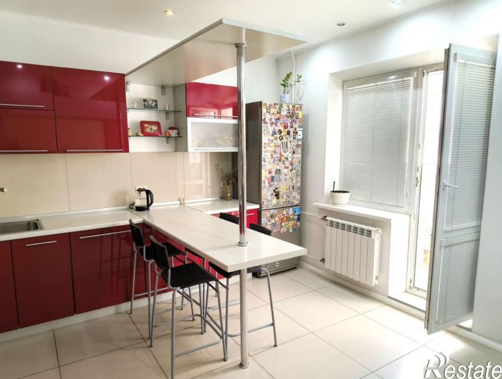 3-комн квартира ул Братьев Кашириных, 122,  д. 122