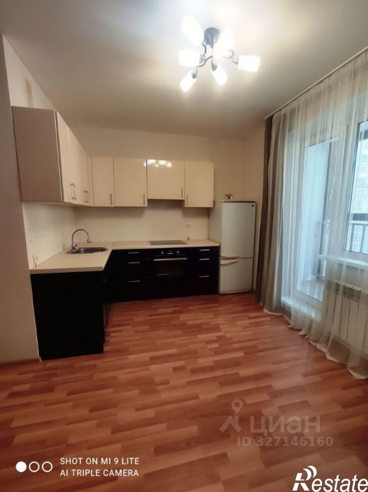 3-комн квартира улица Петра Сумина, 6,  д. 6