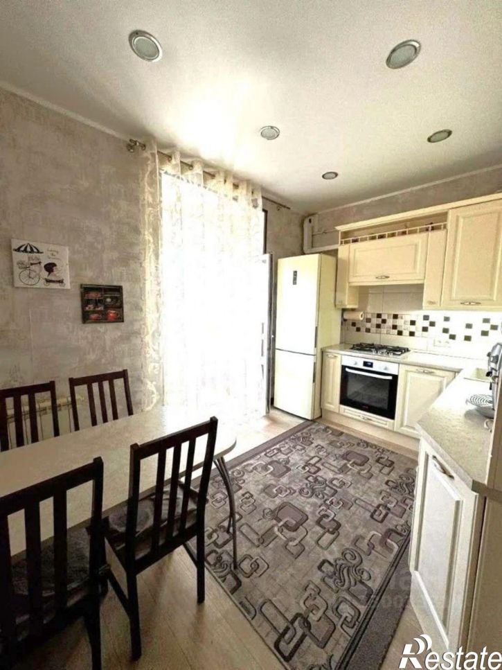 3-комн квартира ул Сталеваров, 37,  д. 37