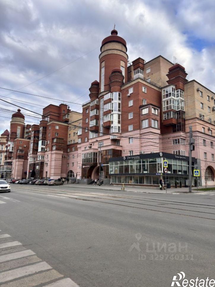4-комн квартира улица Карла Маркса, 83,  д. 83