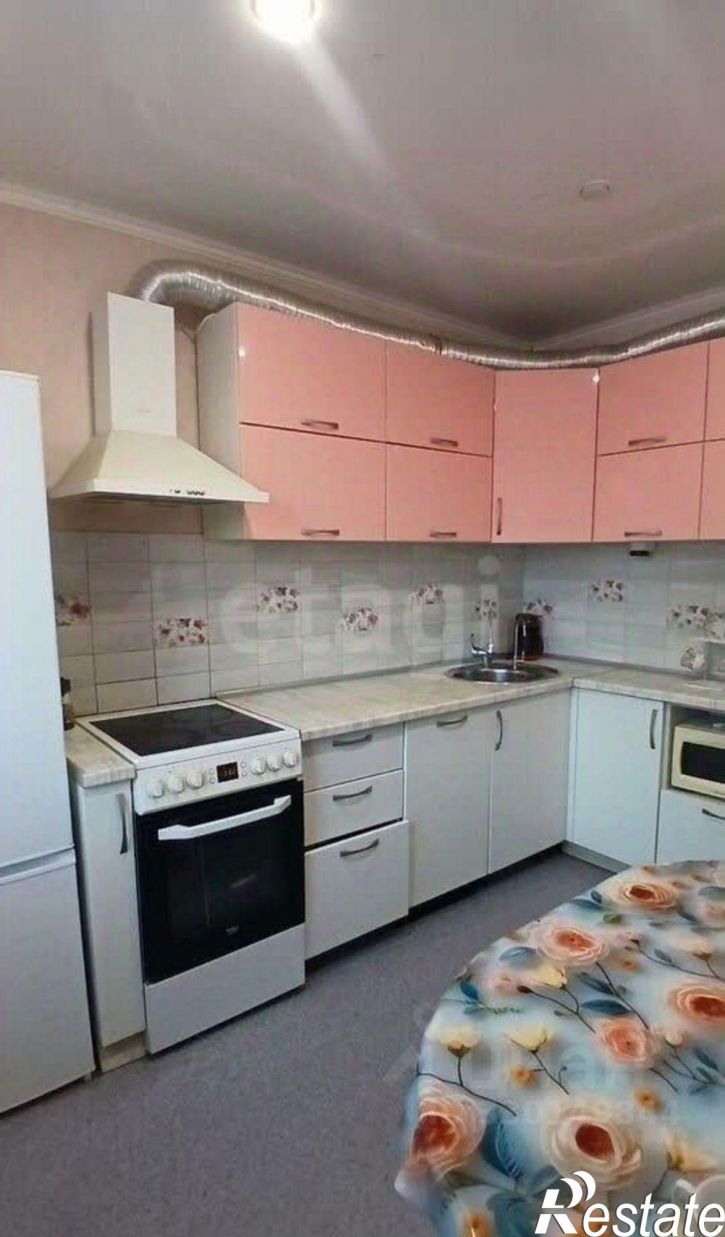 4-комн квартира ул Захаренко, 5,  д. 5