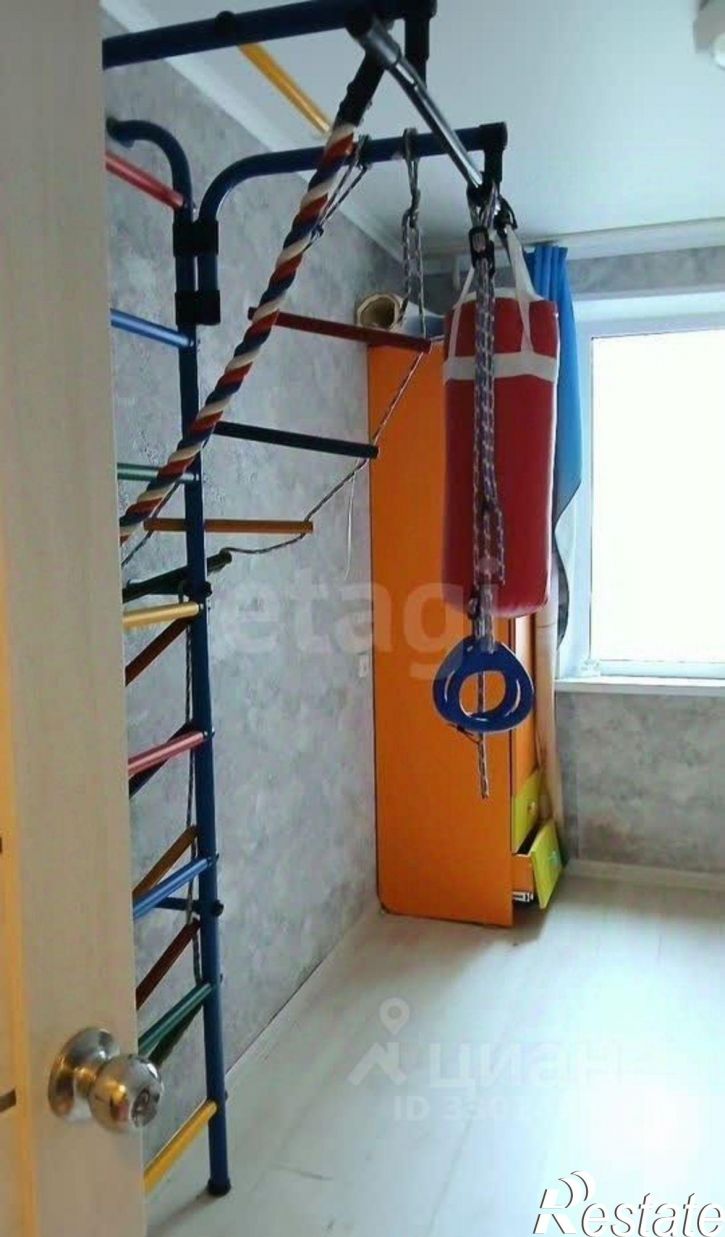 4-комн квартира ул Захаренко, 5,  д. 5