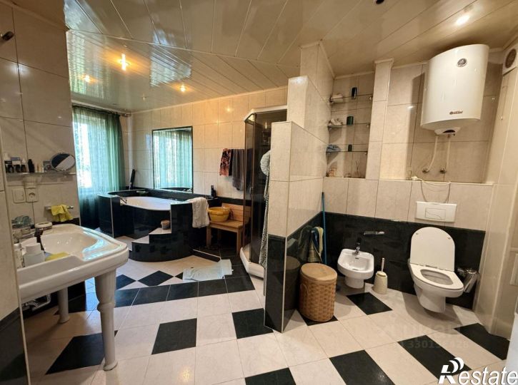 4-комн квартира ул Сони Кривой, 35А,  д. 35А