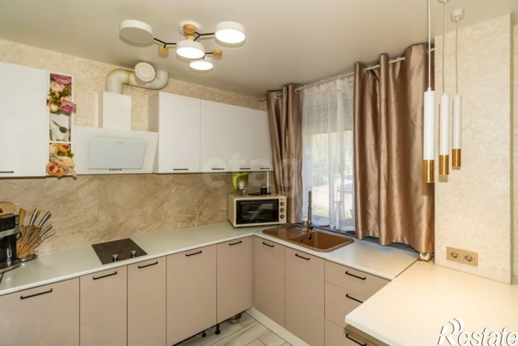 3-комн квартира улица 3 Интернационала, 92А,  д. 92А