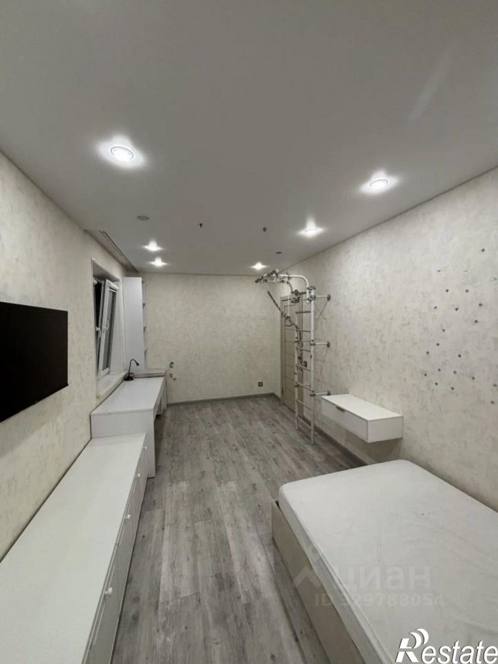 2-комн квартира ул Дмитрия Неаполитанова, 10,  д. 10