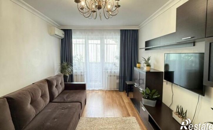 2-комн квартира улица Комаровского, 12,  д. 12