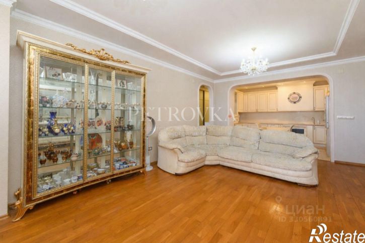 4-комн квартира улица Братьев Кашириных, 34А,  д. 34А