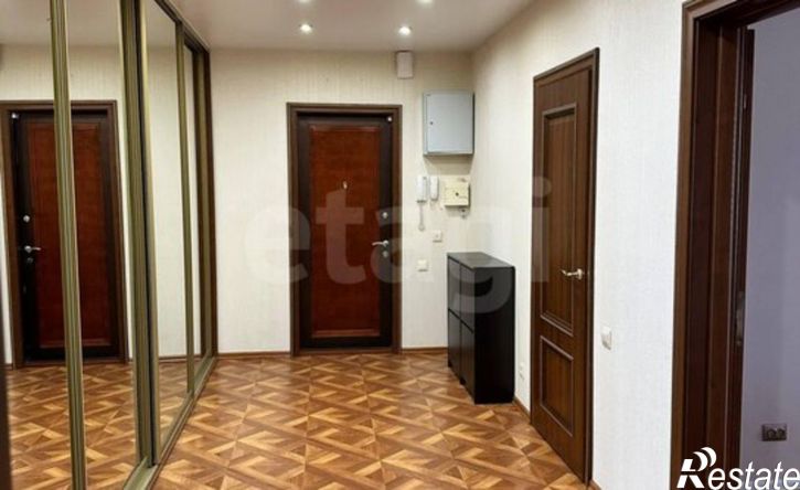 3-комн квартира улица Монакова, 33,  д. 33