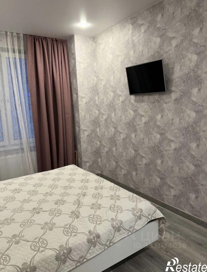 2-комн квартира улица Героя России Александра Яковлева, 17,  д. 17