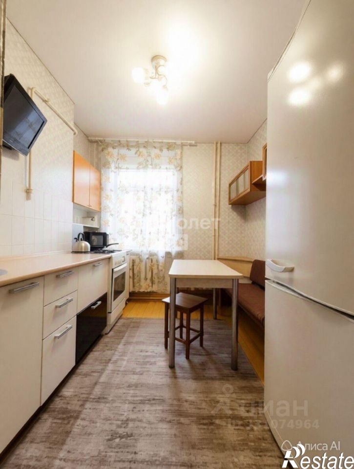 2-комн квартира улица Крылова, 3,  д. 3