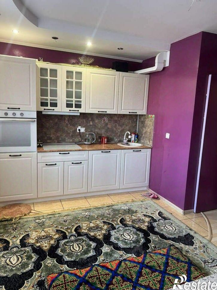 4-комн квартира улица Чичерина, 33В,  д. 33В