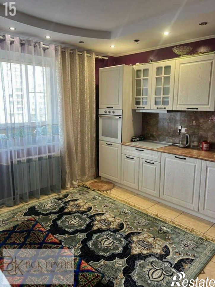 4-комн квартира улица Чичерина, 33В,  д. 33В
