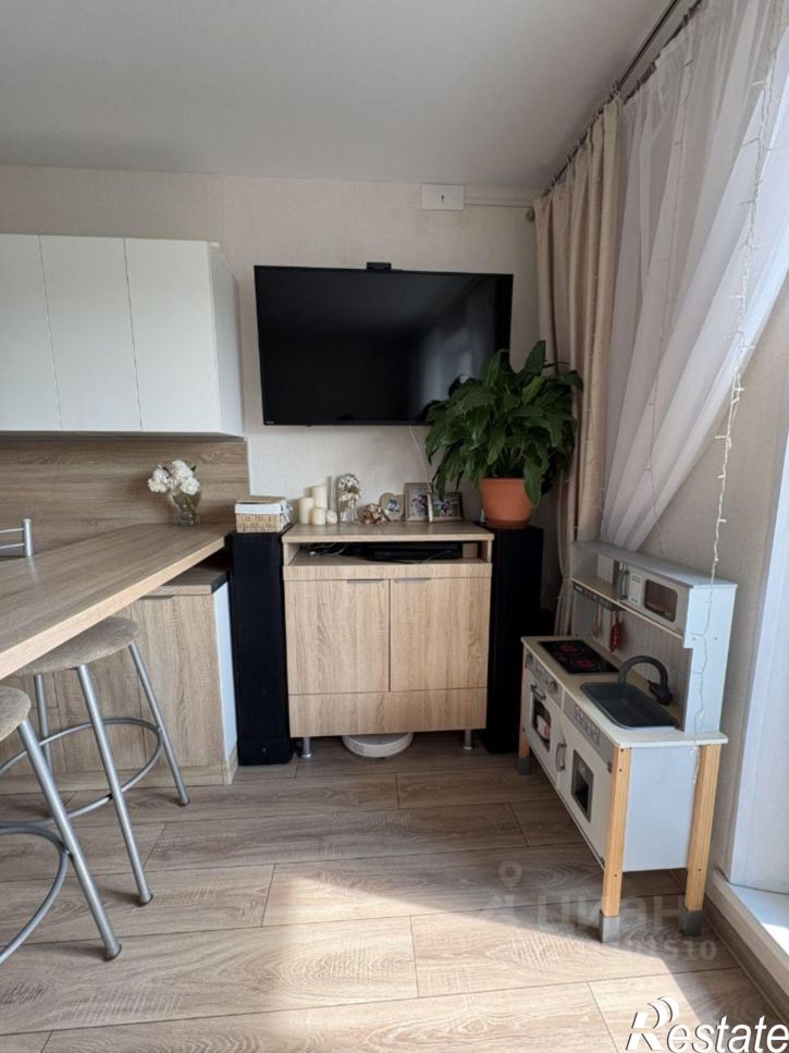 2-комн квартира улица Архитектора Александрова, 10,  д. 10