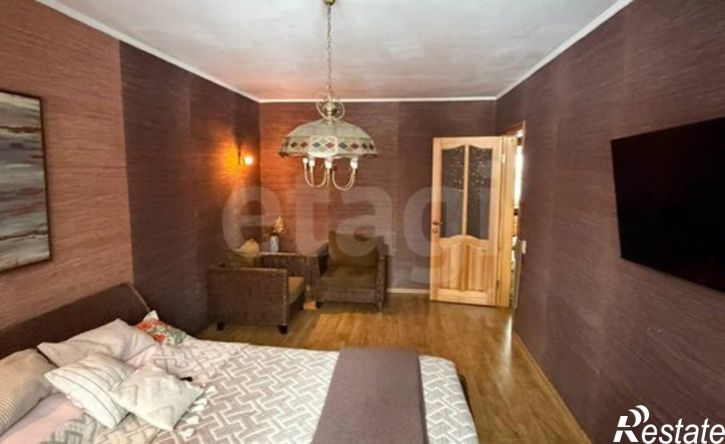 3-комн квартира улица Суркова, 23,  д. 23