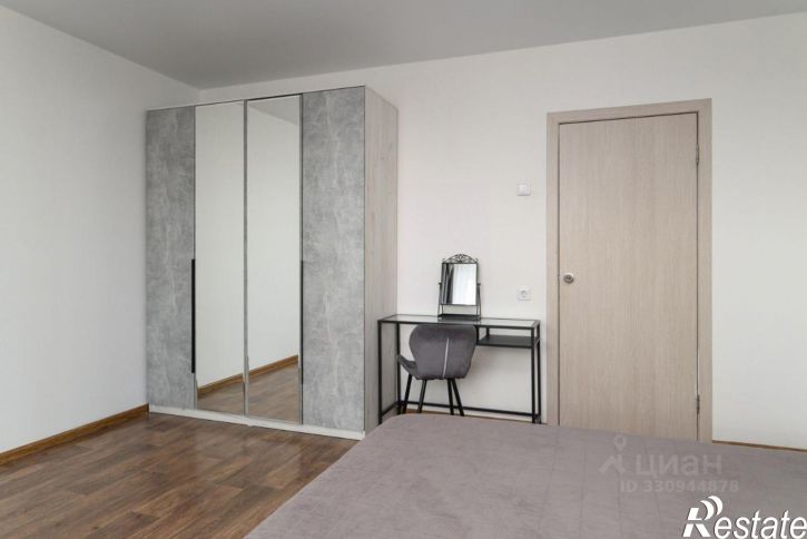 2-комн квартира улица Дмитрия Неаполитанова, 28,  д. 28