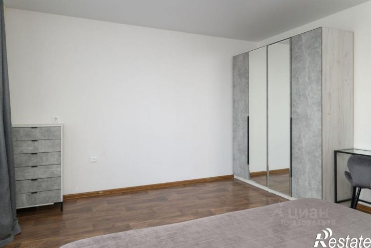 2-комн квартира улица Дмитрия Неаполитанова, 28,  д. 28