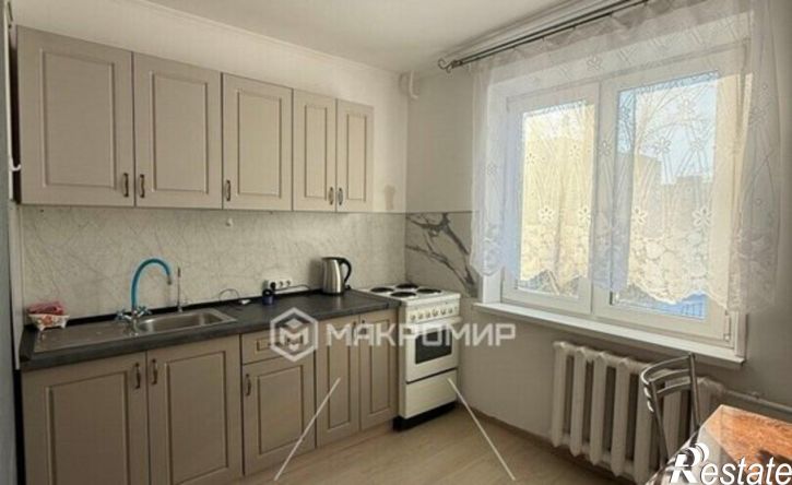 2-комн квартира улица Комарова, 133Б,  д. 133Б