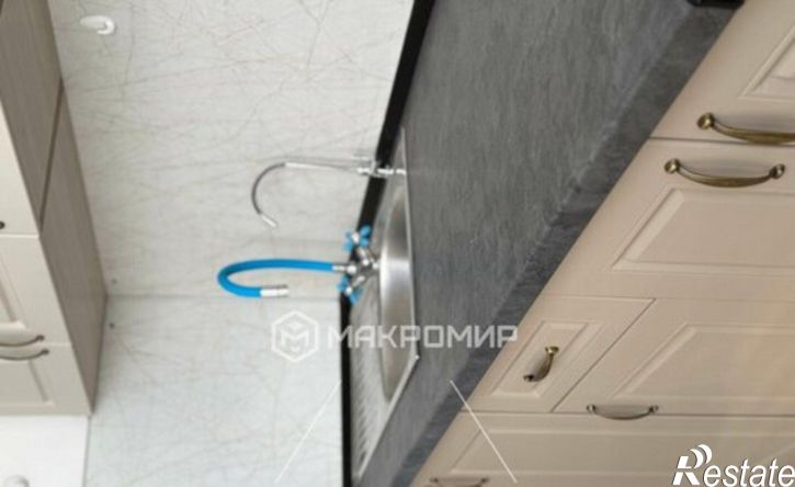 2-комн квартира улица Комарова, 133Б,  д. 133Б