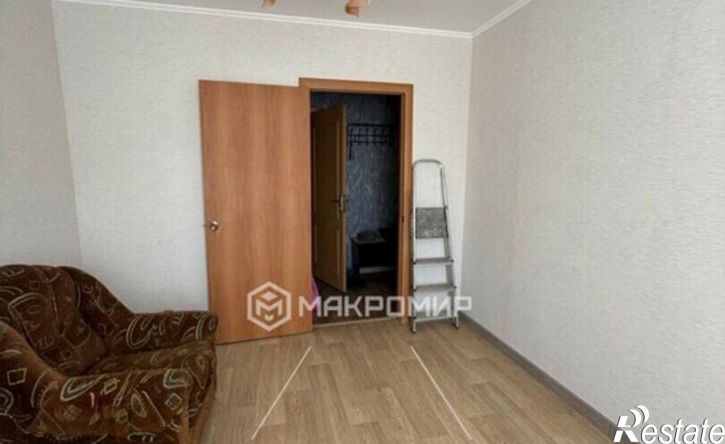 2-комн квартира улица Комарова, 133Б,  д. 133Б