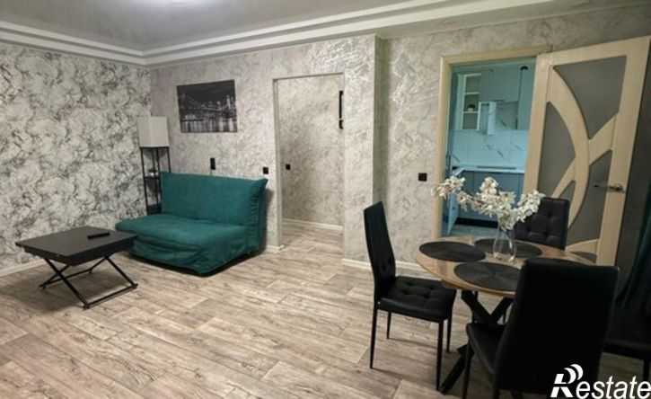 2-комн квартира улица Жукова, 50,  д. 50