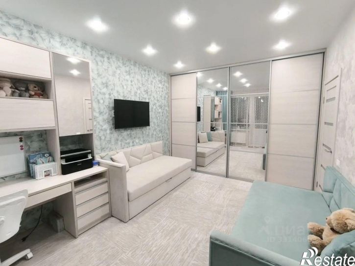 3-комн квартира улица Братьев Кашириных, 8,  д. 8
