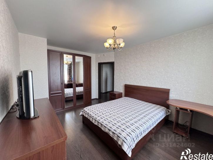 3-комн квартира ул Лазурная, 2,  д. 2