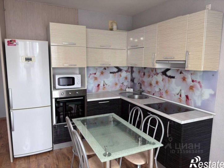 2-комн квартира ул Хариса Юсупова, 72,  д. 72