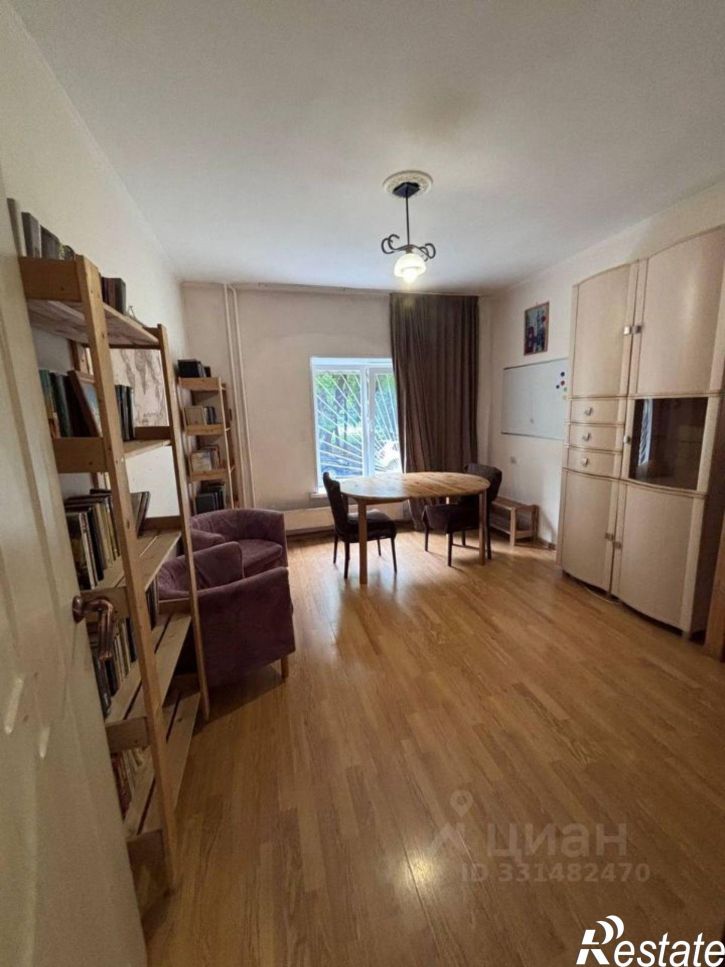 3-комн квартира ул Молодогвардейцев, 68В,  д. 68В