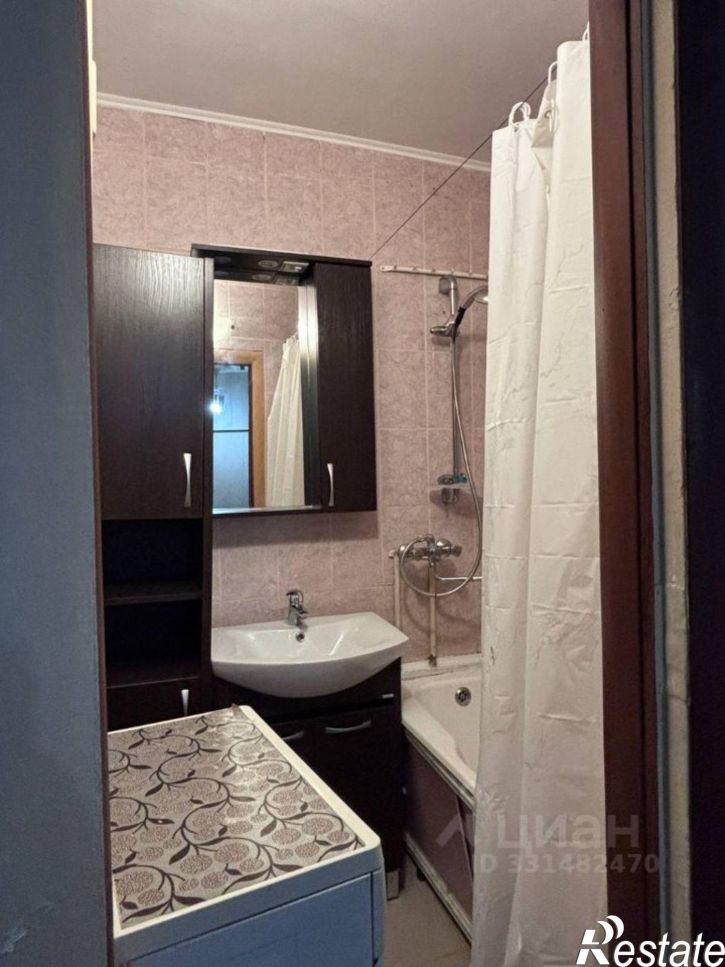 3-комн квартира ул Молодогвардейцев, 68В,  д. 68В
