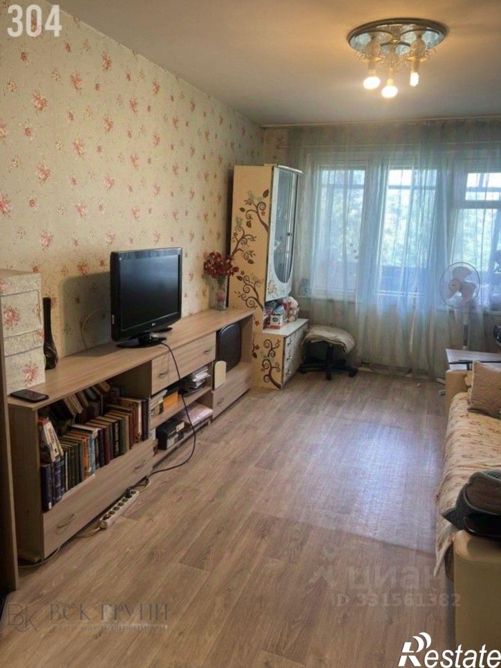 2-комн квартира пр-кт Победы, 372,  д. 372
