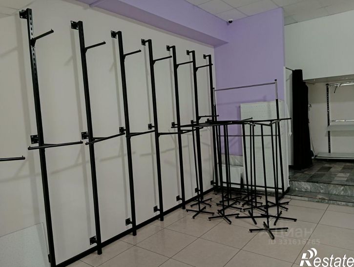 Торговое помещение пл Революции, 1,  д. 1