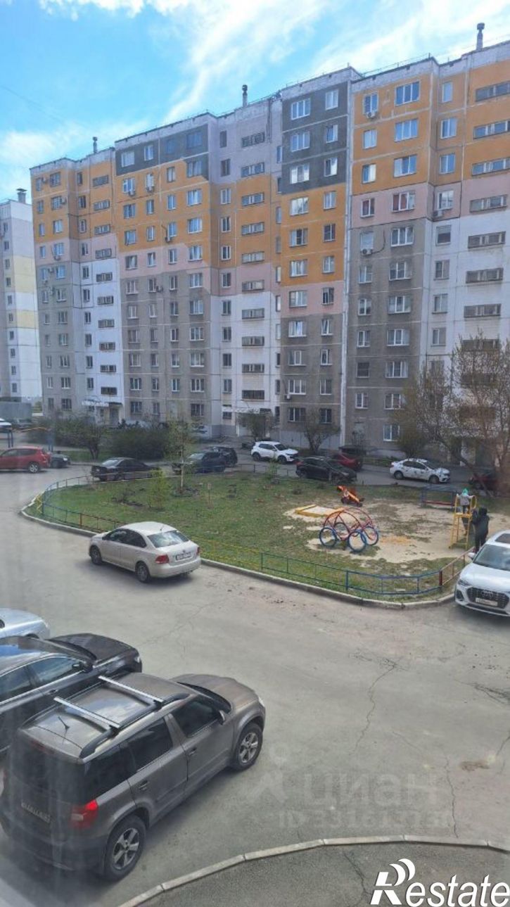 2-комн квартира пр-кт Победы, 215,  д. 215