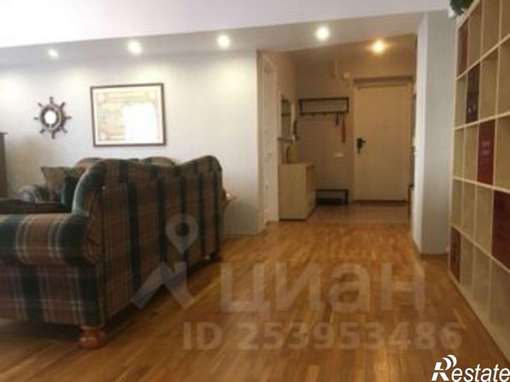 3-комн квартира ул Цвиллинга, 38,  д. 38