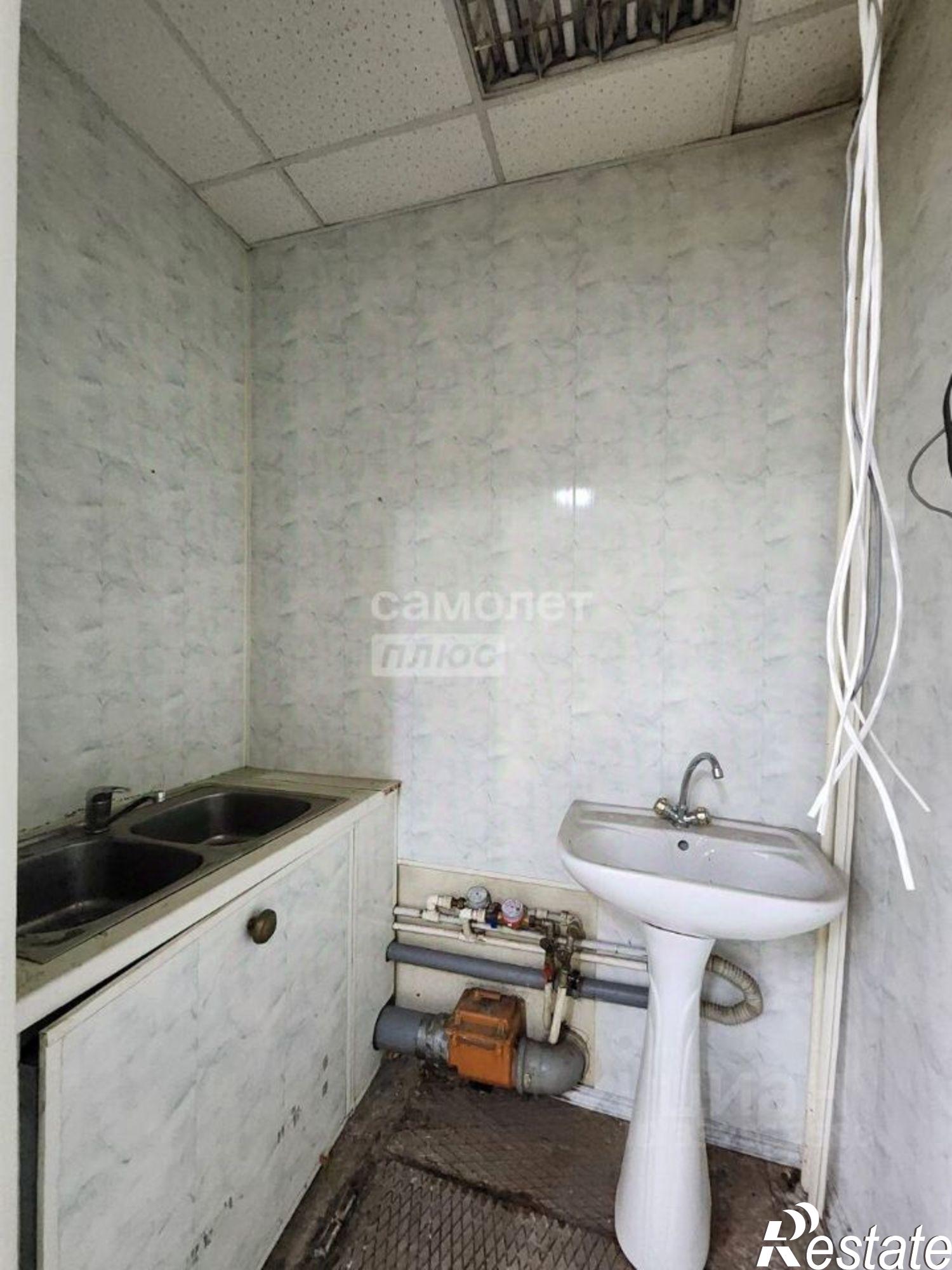 Купить торговое помещение за 9 984 120 рублей на ул Доватора, 18